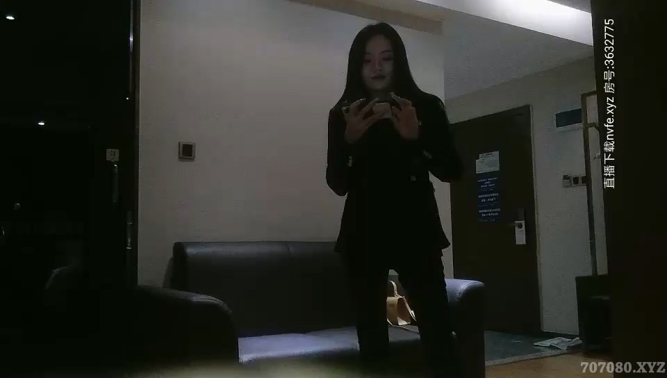 全国探花 迫不及待还是沙发上得劲20240909