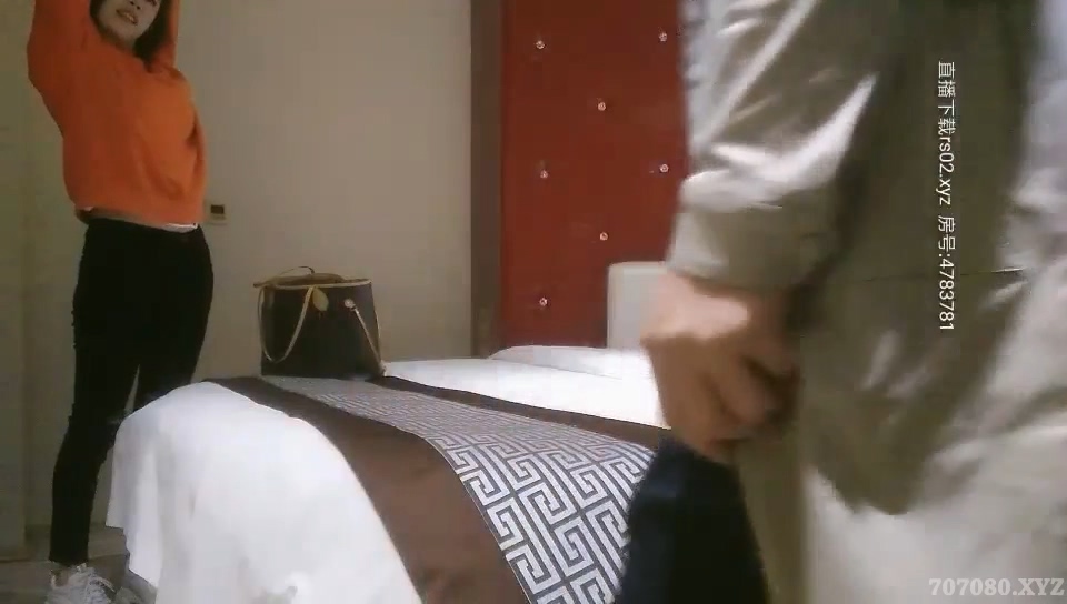 雀儿满天飞 性感居家少妇20240916