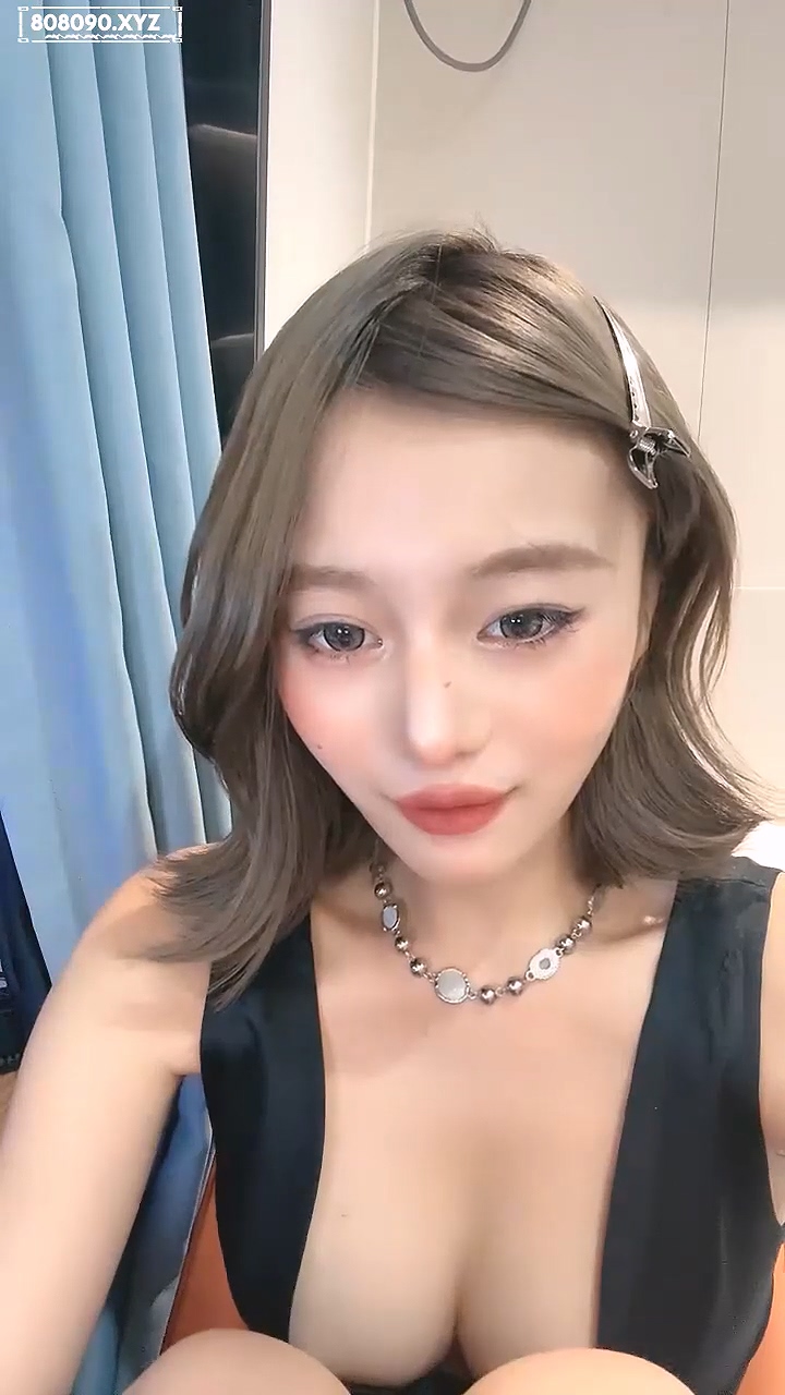 漂亮妹妹又美美的展示身材和小BB了20250915