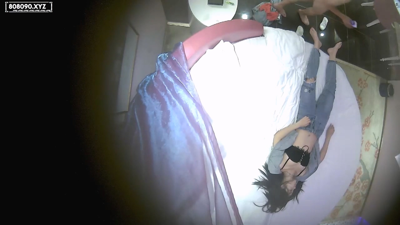 酒店拍摄年轻小美女喝多了，咸湿领导带到酒店趁机玩弄，妹妹醒后也只能无奈配合2026100601